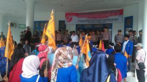 Berita madina tentang Organisasi Pegerakan Mahasiswa Islam Indonesia unjuk rasa ke Gedung DPRD Madina