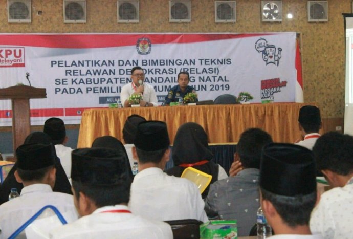 KPUD Madina Lantik Dan Bimtek 55 Relawan Demokrasi IMG_20190125_084604