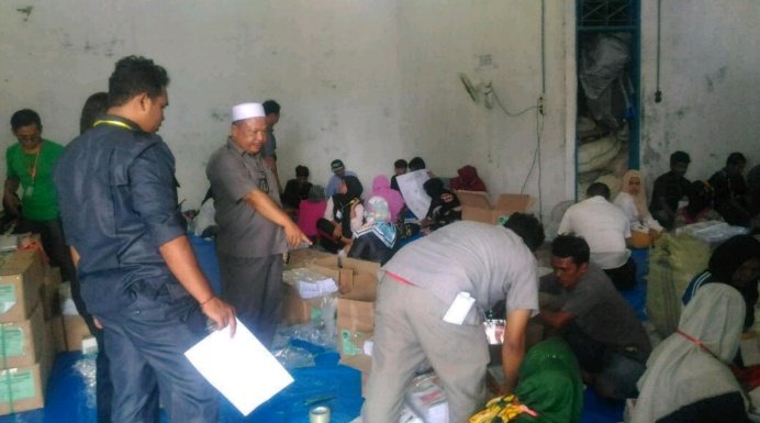 KPU Madina Lipat Surat Suara Pemilu 2019 IMG_20190219_215143