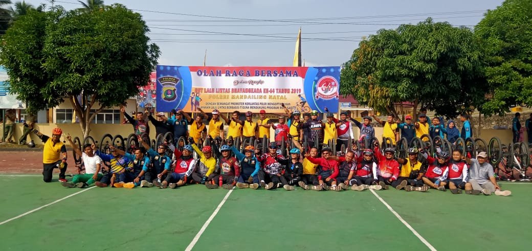 Warnai Peringatan Hari Bhayangkara Satuan Lalu Lintas Ke-64, Polres Madina Gelar Giat Olahraga Bersama IMG-20190920-WA0022