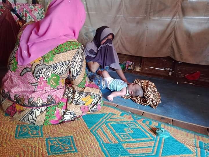 Zubaidah Nasution Berikan Tali Asih Kepada Rahmat, 'Bayi Yang Lahir Tanpa Anus' FB_IMG_1583149798717