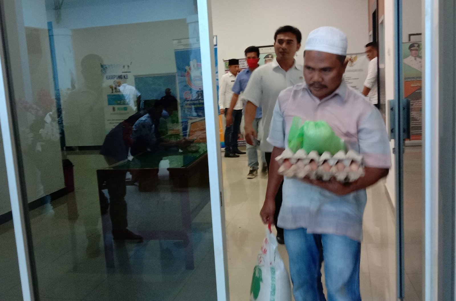 Dampak Covid-19, Pemkab Madina Salurkan Sembako Kepada 500 KK IMG_20200401_173533