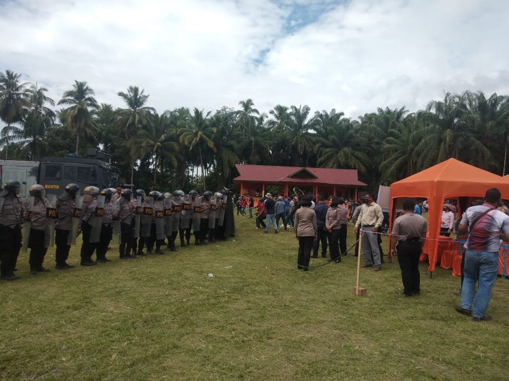 Polres Tapsel dan Yon C Satbrimob Polda Sumut Laksanakan Gladi Simulasi Pengamanan Pilkada 2021 IMG-20200729-WA0007