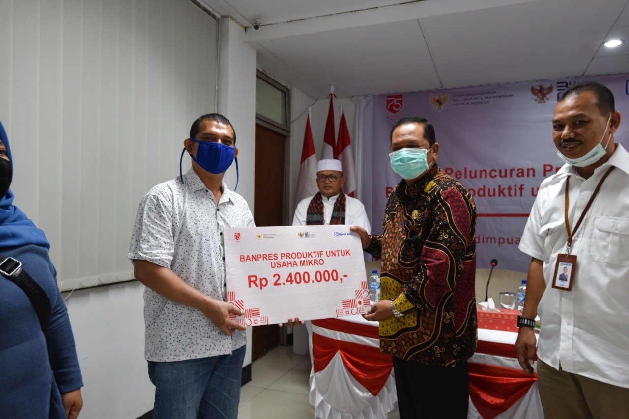 Wali Kota Padangsidimpuan : "Bantuan UMKM Jangan Digunakan Untuk Keperluan Yang Bersifat Konsumtif Tetapi Untuk Keperluan Yang Produktif" IMG-20200827-WA0003