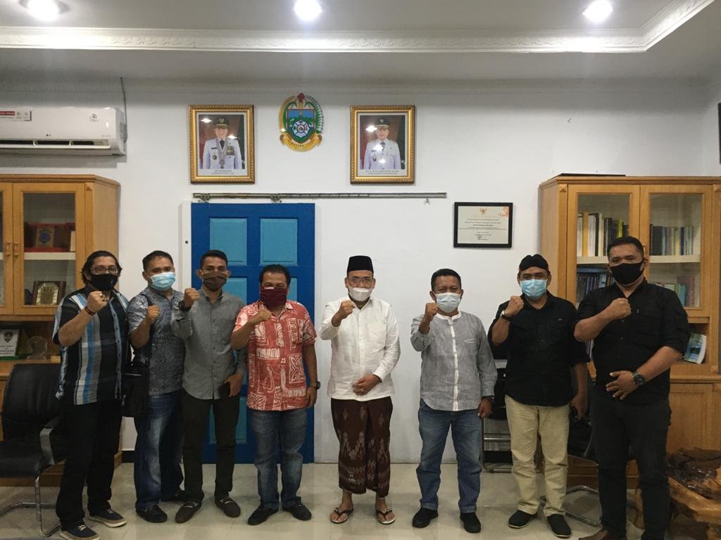 Pjs. Bupati Madina Jalin Silaturahmi Bersama Jurnalis Madina IMG-20201009-WA0053