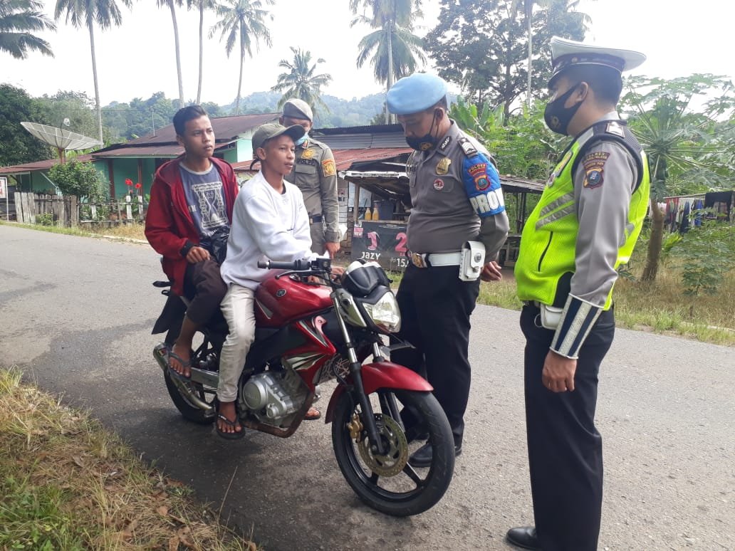 Polres Tapsel Bersama Pemkab Rutin Gelar Ops Yustisi, Kali ini di Kecamatan Angkola Selatan IMG-20210521-WA0010