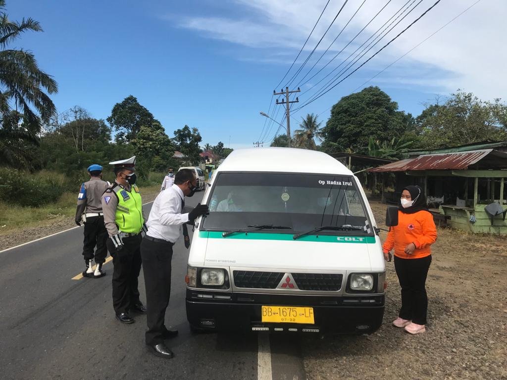 Rutin... Kali ini Polres Tapsel Bersama Tim Gabungan Gelar Operasi Yustisi Di Kecamatan Angkola Timur IMG-20210726-WA0016