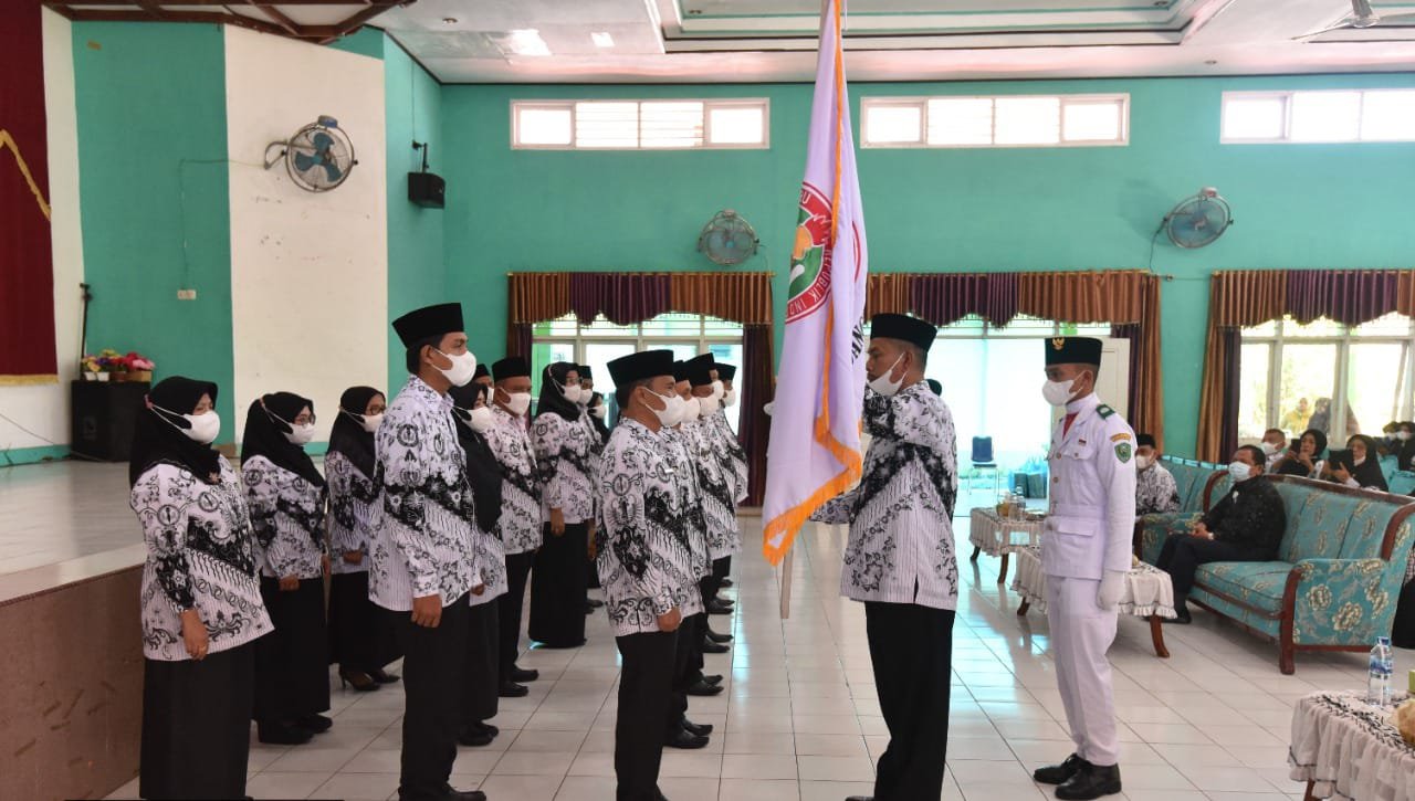 Hadiri Pelantikan DPC PGRI, Wali Kota Irsan Efendi Nasution : "Semoga Dapat Mendorong Percepatan Peningkatan Pendidikan Yang Tertinggal Selama Pandemi" IMG-20211002-WA0009