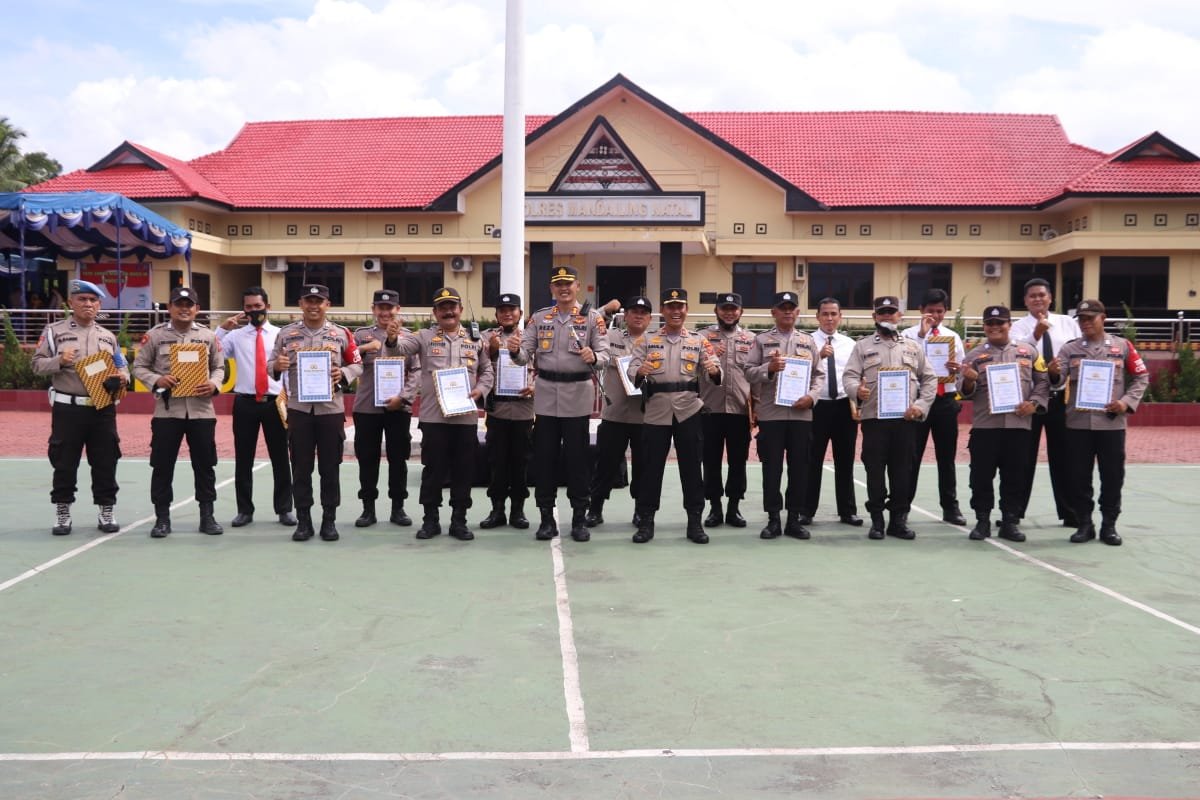 Kapolres Madina Berikan Reward Kepada 18 Personil & Satuan Reserse Narkoba Polres Madina IMG-20220124-WA0036