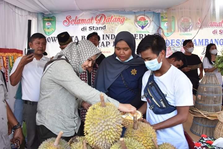 Wakil Bupati Madina Hadiri Penutupan Pekan Raya Durian Tambangan FB_IMG_1644859388116