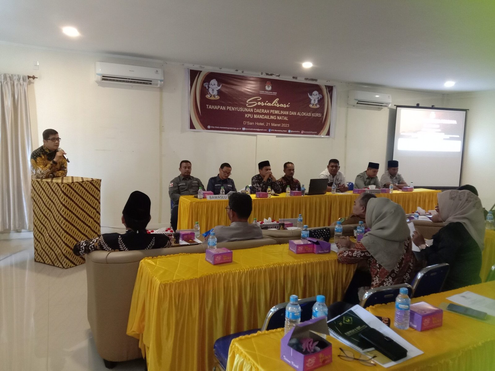 Ketua DPRD Madina Hadiri Sosialisasi Tahapan Penyusunan Daerah Pemilihan & Alokasi Kursi Pemilu Tahun 2024 IMG_20230321_145400