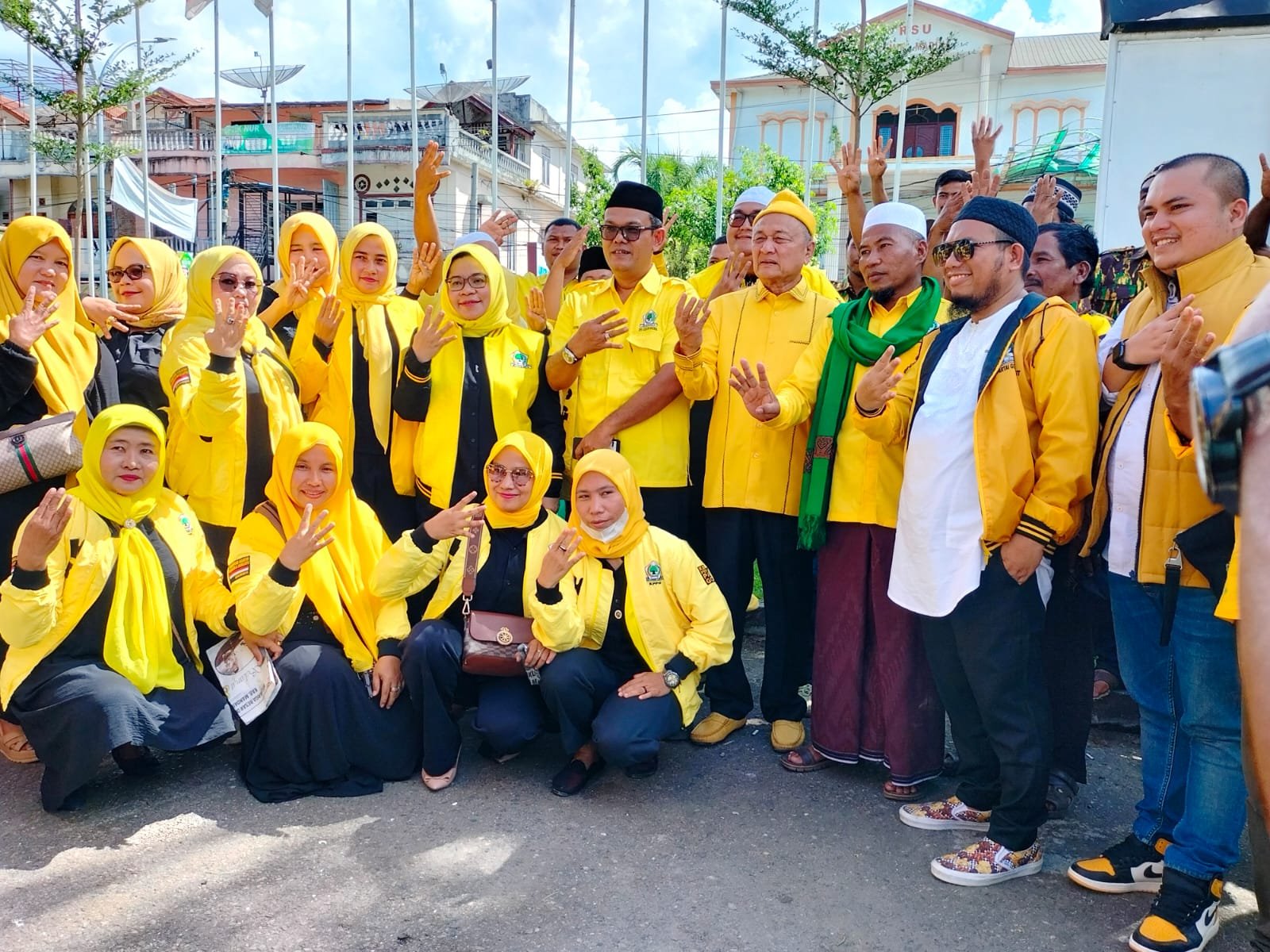 Pendaftaran Bacaleg Golkar Madina Datangi Kantor KPU di Hari Terakhir IMG-20230514-WA0032
