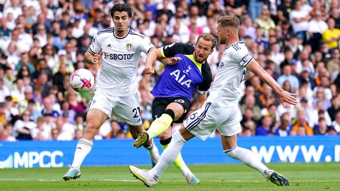 Leeds United, Tottenham Hotspur, Premier League, kemenangan telak, degradasi, Leeds United vs Tottenham Hotspur, Premier League 2022/2023, kemenangan telak, degradasi, laporan pertandingan, susunan pemain, Elland Road, Liga Inggris