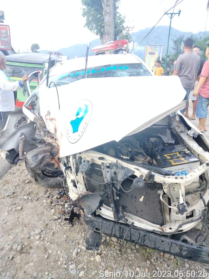 Mobil ambulance, kecelakaan tunggal, pemko padangsidimpuan,