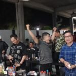 Pecah! Forkopimda dan Sekda Nobar Final Piala Dunia Bersama Warga di Warkop Madina